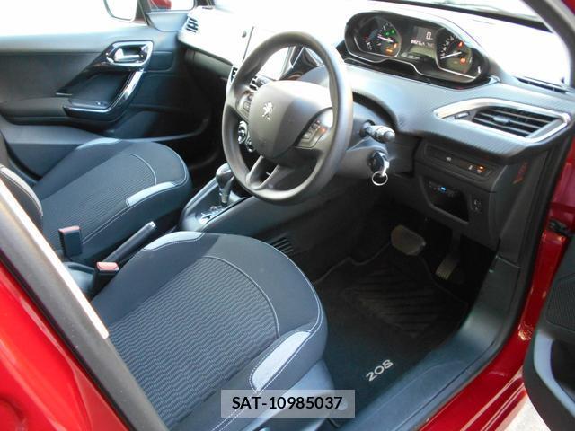 Peugeot 208 2016-10 7794678-19