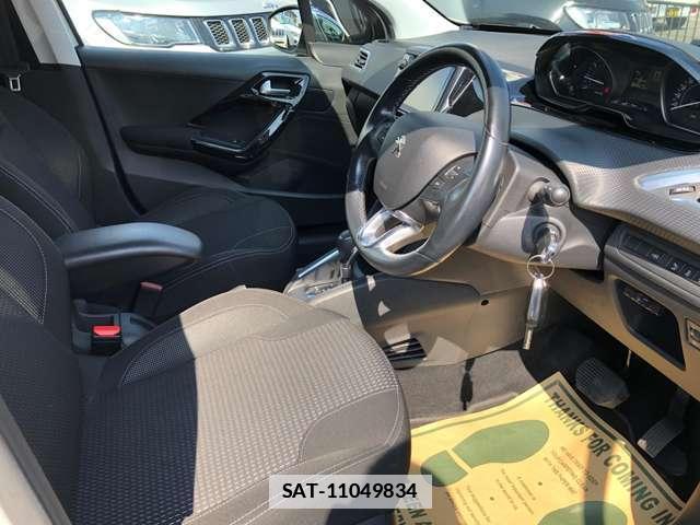 Peugeot 208 2017-07 7799704-11