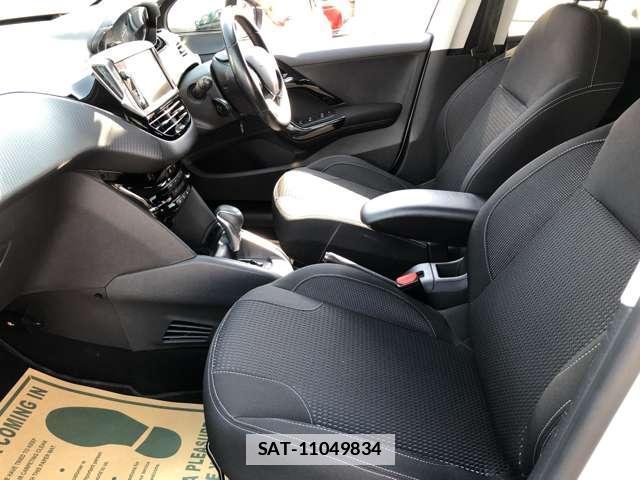 Peugeot 208 2017-07 7799704-12
