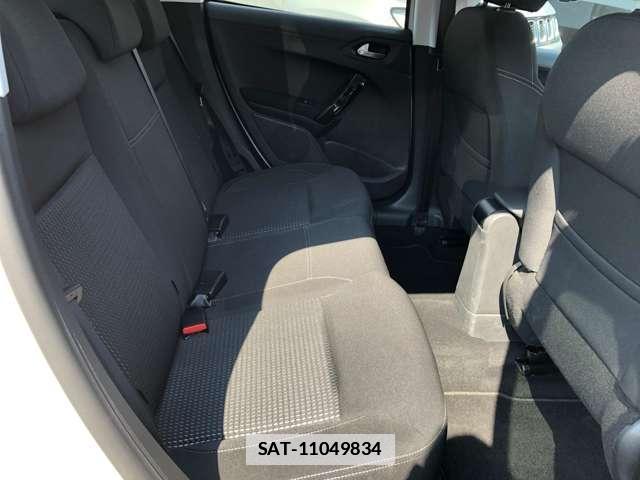 Peugeot 208 2017-07 7799704-14