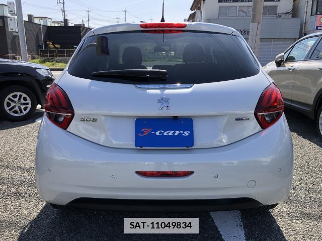 Peugeot 208 2017-07 7799704-15