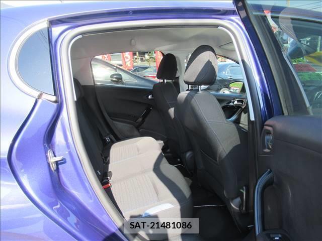 Peugeot 208 2013-02 7802648-13