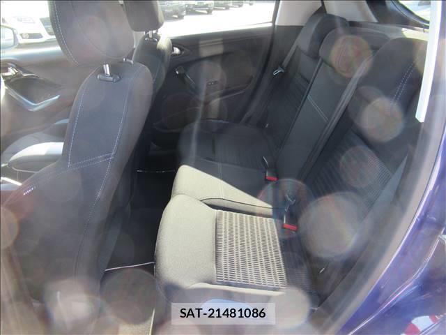 Peugeot 208 2013-02 7802648-15