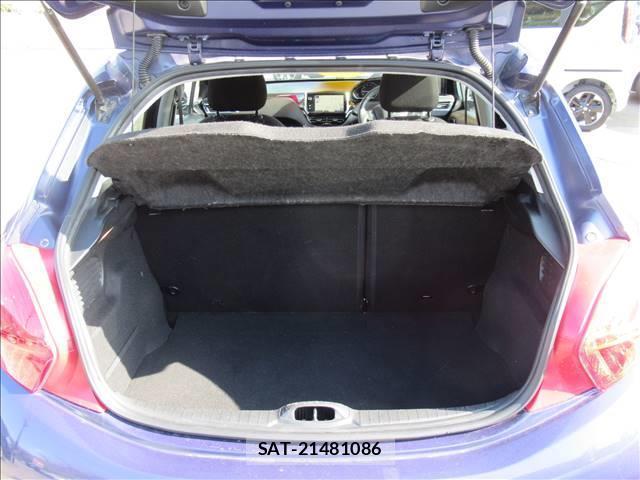 Peugeot 208 2013-02 7802648-17