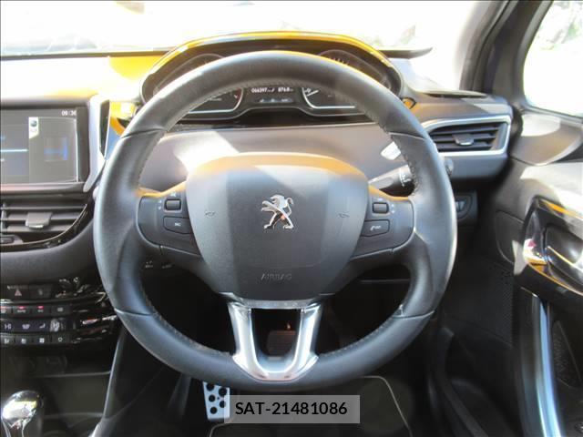 Peugeot 208 2013-02 7802648-4