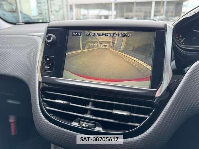 Peugeot 208 2017-07 7806396-12