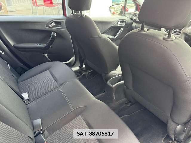 Peugeot 208 2017-07 7806396-18