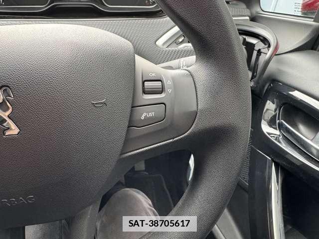 Peugeot 208 2017-07 7806396-8