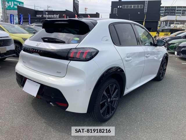Peugeot 208 2021-07 7806397-1