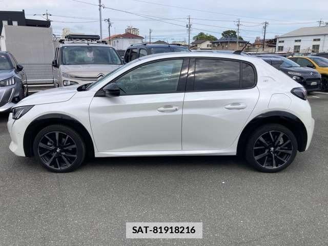 Peugeot 208 2021-07 7806397-2