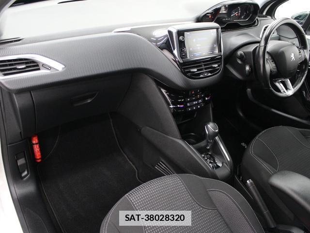 Peugeot 208 2018-09 7806765-9