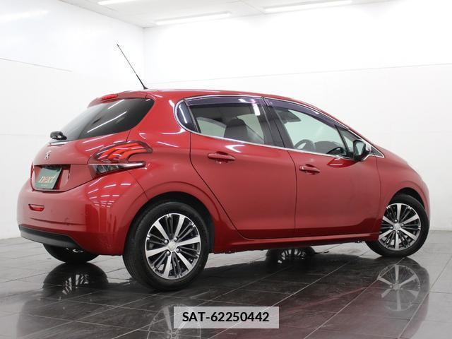 Peugeot 208 2018-05 7806769-15