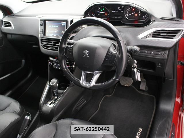 Peugeot 208 2018-05 7806769-7