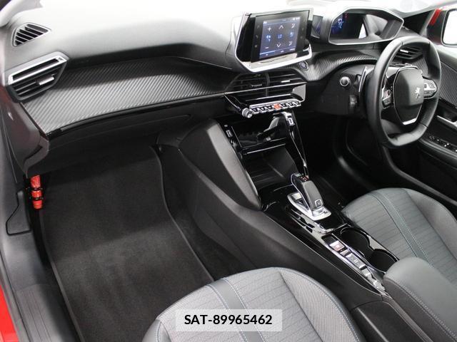 Peugeot 208 2021-03 7806775-10