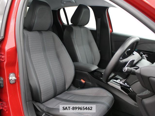 Peugeot 208 2021-03 7806775-9