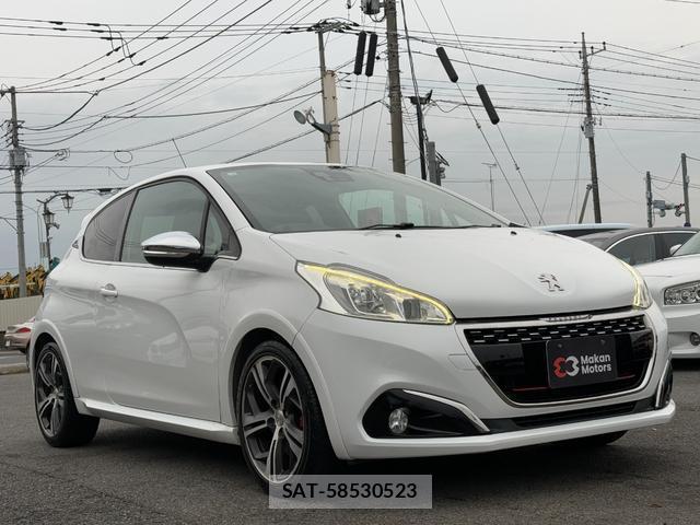 Peugeot 208 2016-06 7808755-13