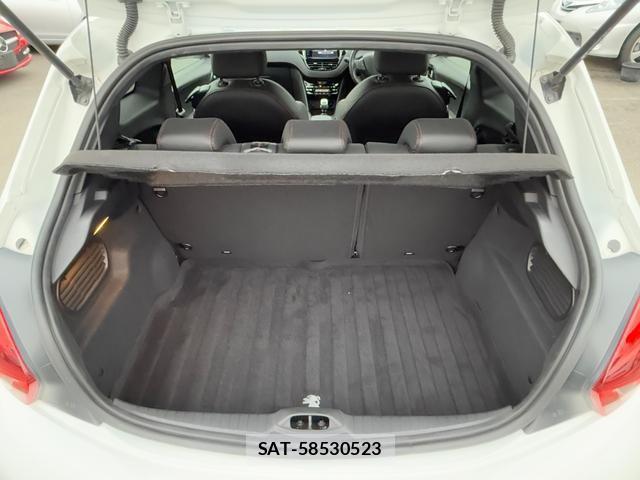 Peugeot 208 2016-06 7808755-15