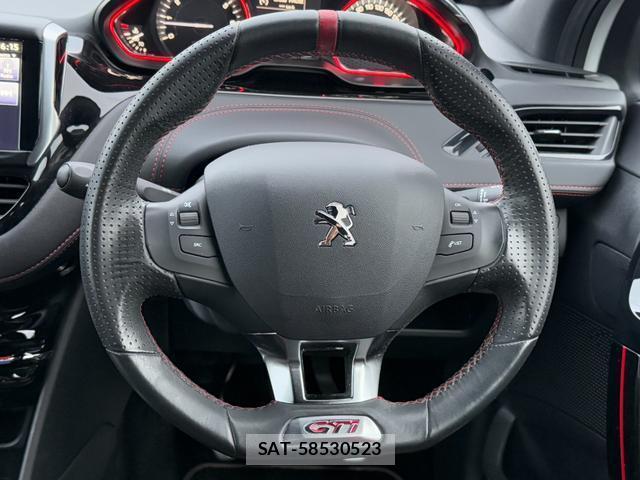 Peugeot 208 2016-06 7808755-17