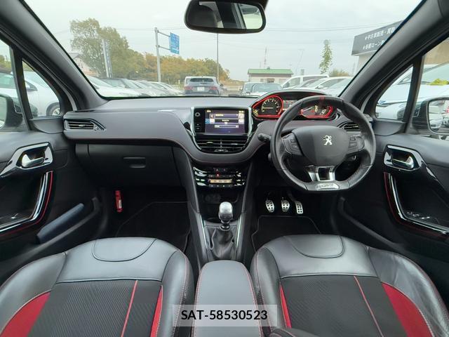 Peugeot 208 2016-06 7808755-3