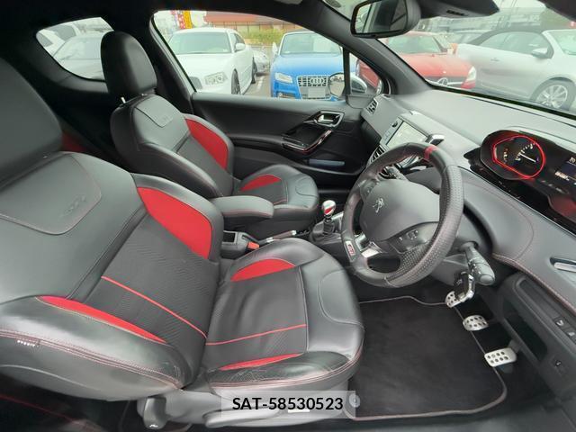 Peugeot 208 2016-06 7808755-5