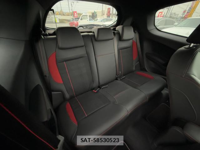 Peugeot 208 2016-06 7808755-6