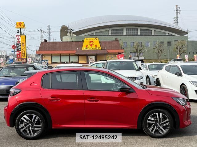 Peugeot 208 2021-05 7808792-12