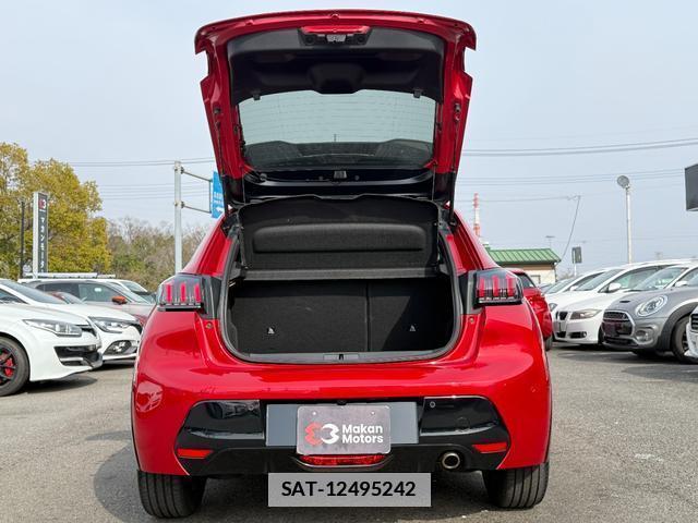 Peugeot 208 2021-05 7808792-14