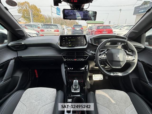 Peugeot 208 2021-05 7808792-3