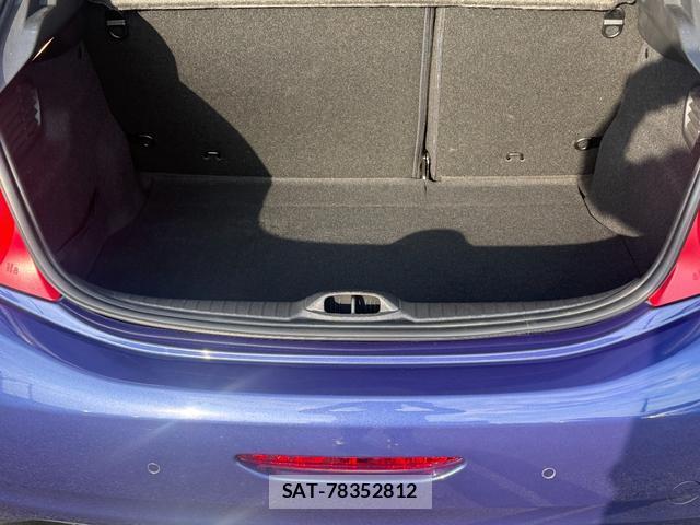 Peugeot 208 2013-10 7808814-15