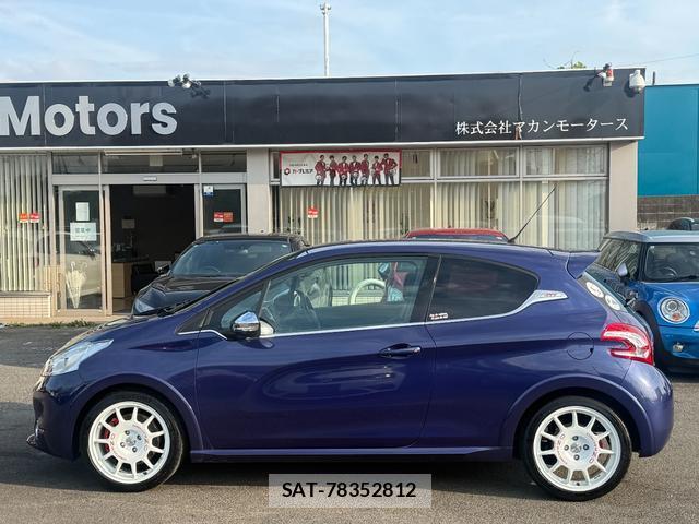 Peugeot 208 2013-10 7808814-8