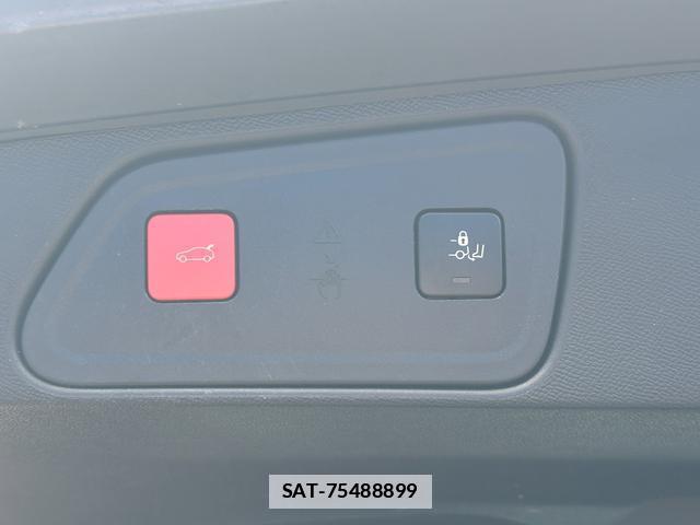 Peugeot 3008 2020-08 7803604-13
