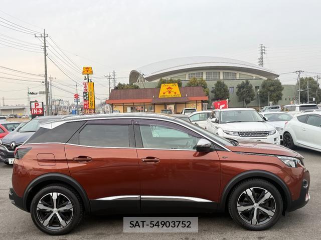 Peugeot 3008 2018-06 7808779-12