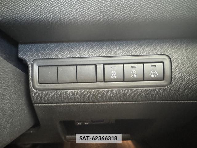 Peugeot 308 2018-06 7797883-12