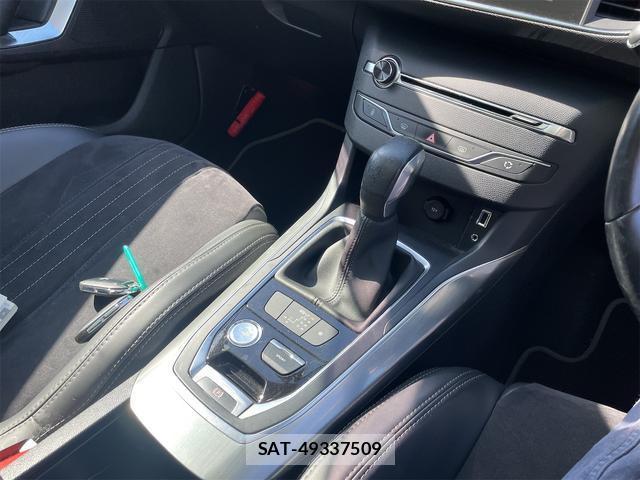 Peugeot 308 2015-08 7800659-10