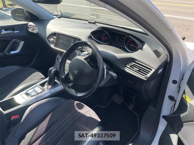 Peugeot 308 2015-08 7800659-14