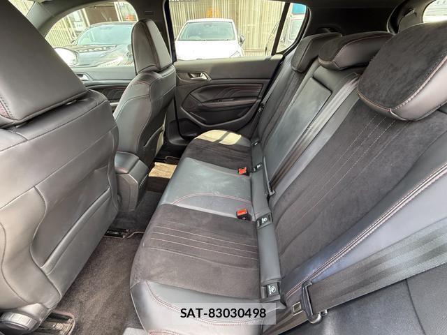 Peugeot 308 2015-11 7808811-17