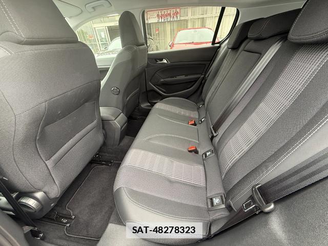 Peugeot 308 2019-05 7808815-17