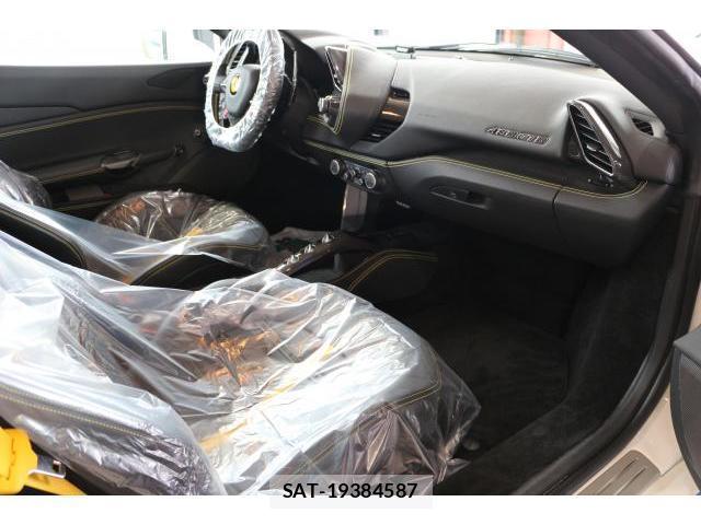 Ferrari 488 GTB 2018-08 7799740-4