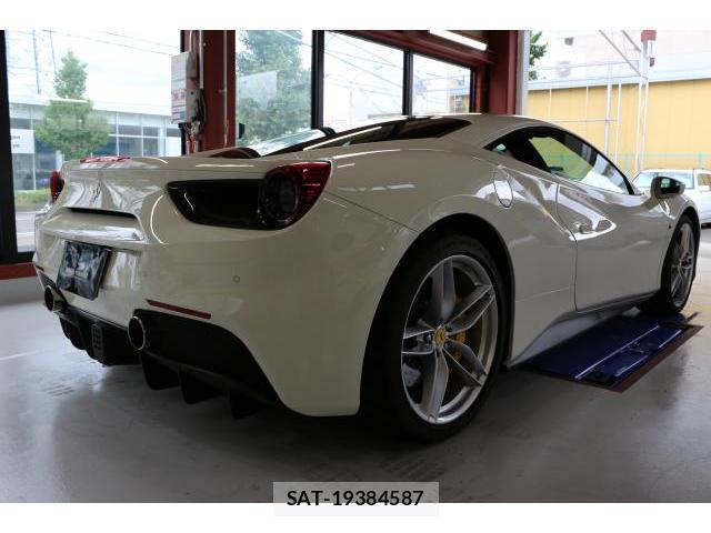 Ferrari 488 GTB 2018-08 7799740-7