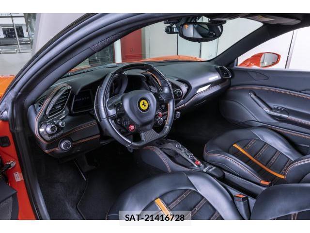 Ferrari 488 GTB 2017-10 7801780-15