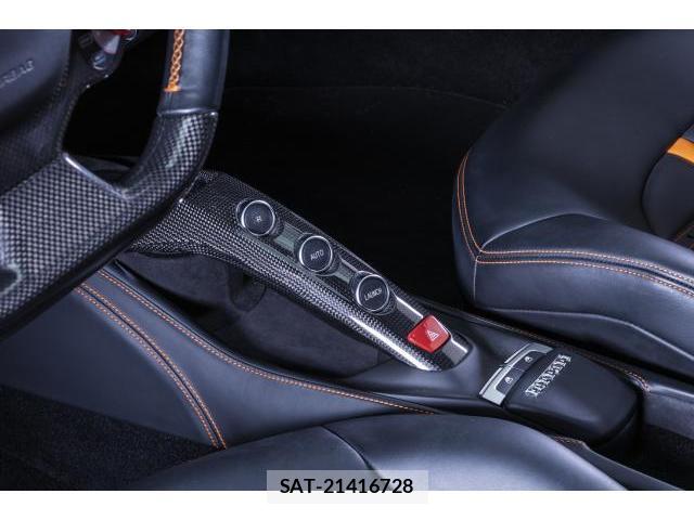Ferrari 488 GTB 2017-10 7801780-18