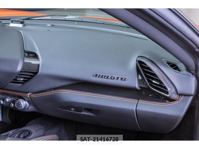 Ferrari 488 GTB 2017-10 7801780-19