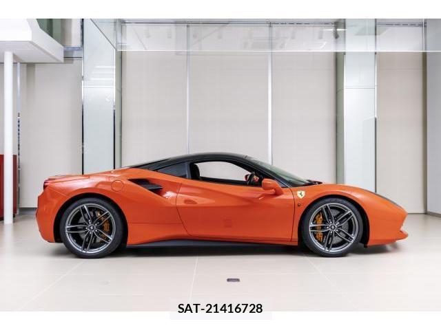 Ferrari 488 GTB 2017-10 7801780-4