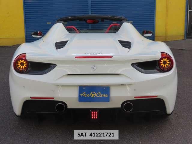 Ferrari 488 Spider 2016-06 7794651-11