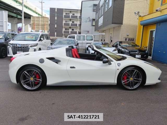 Ferrari 488 Spider 2016-06 7794651-8