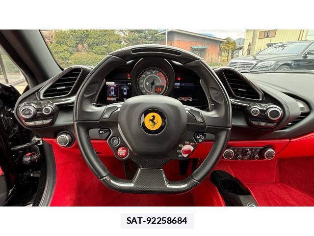 Ferrari 488 Spider 2016-06 7794838-11