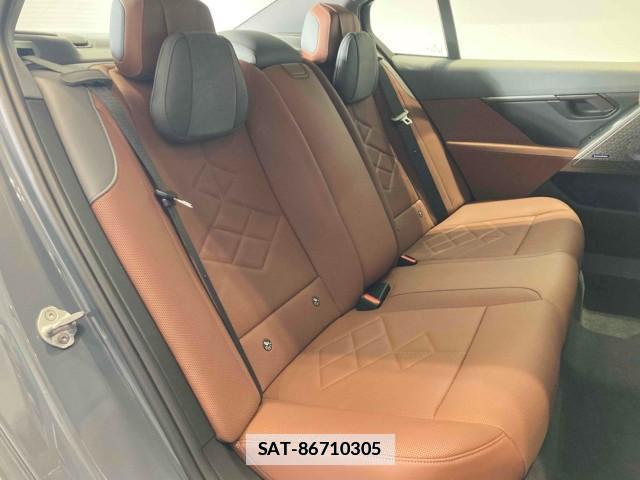 Bmw 5 SERIES 2025-10 7809737-12