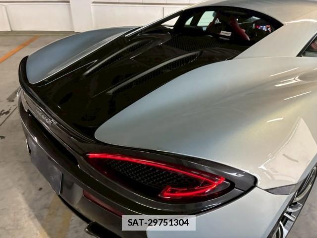 McLaren 570S 2017-09 7805806-16