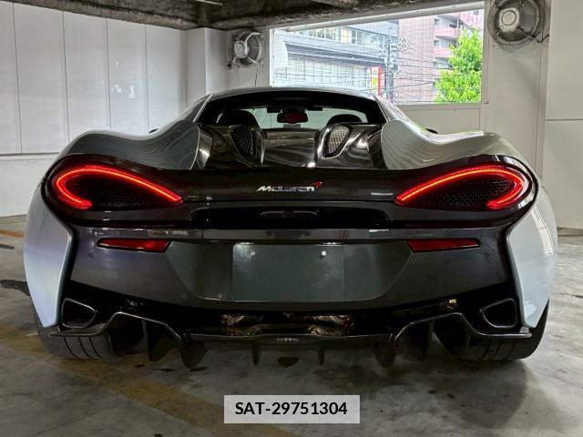 McLaren 570S 2017-09 7805806-17