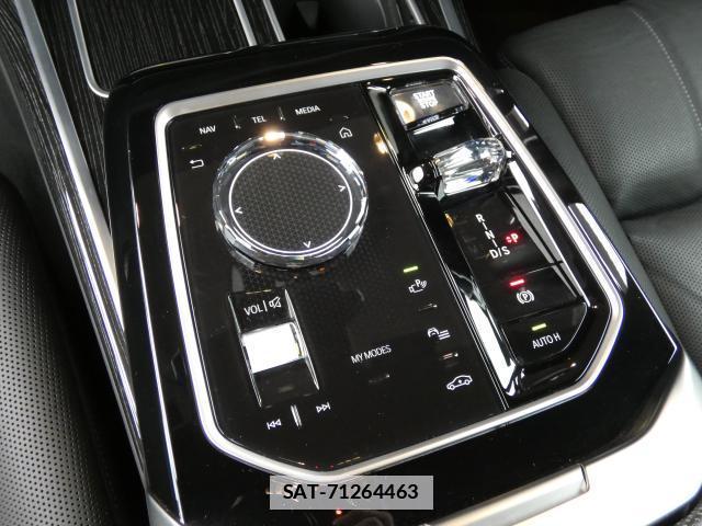 Bmw 7 SERIES 2022-12 7798482-12